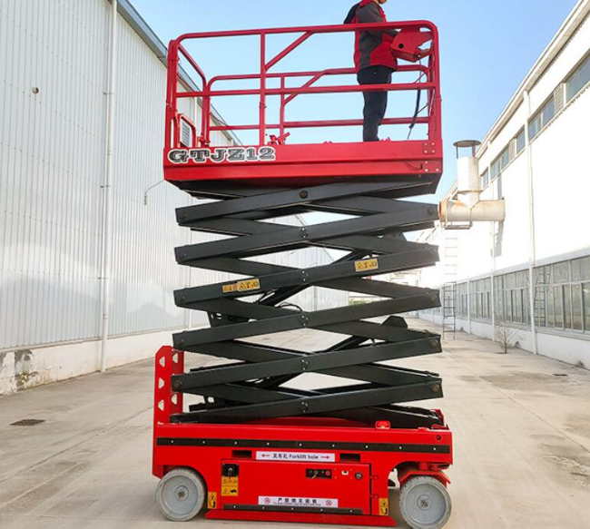 加乐镇自行走移动式升降机