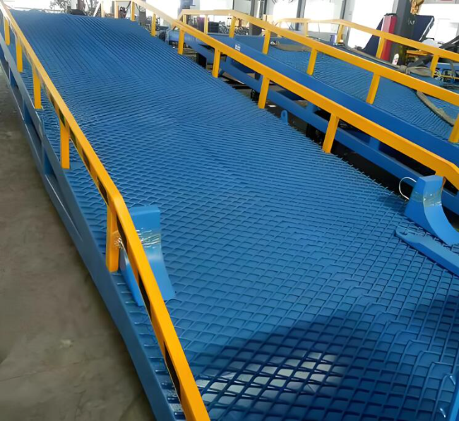 加乐镇移动式液压登车桥